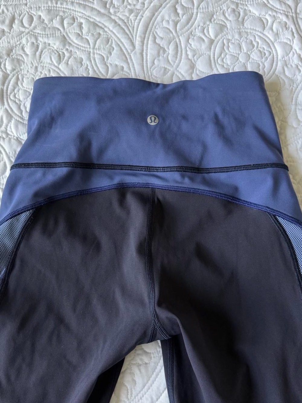 Lululemon High-Waist Two-Tone Leggings - Navy & Blue